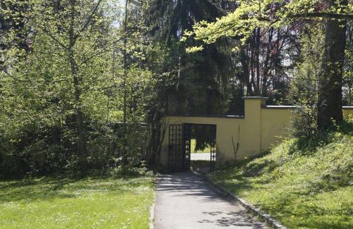 Wels Hotel | Discover Schloss Puchberg: Family & Pet-Friendly Retreat