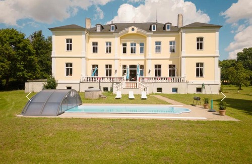 Schmuggerow House | Exquisite Schloss Schmuggerow: Oceanfront Spa Retreat