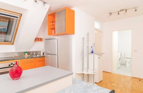 Geidorf Apartment | Schlossberg Suite: Family-Friendly with Cozy Kitchen & Breakfast