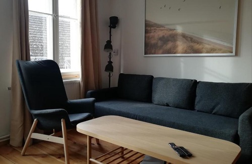 Steinhoefel Apartment | Schlossblick Apartment: Cozy Stay with Kitchen & Netflix