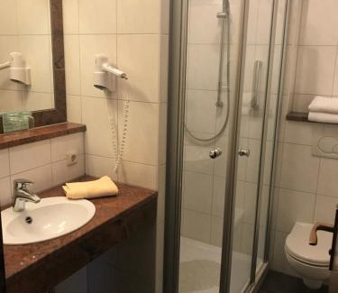Blaibach Hotel | Relax at Schlossgasthof Rösch with Pool & Hot Tub Amenities