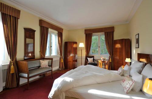 Hohen Demzin Hotel | Elegant Schlosshotel Burg Schlitz: 5-Star Oceanfront Escape