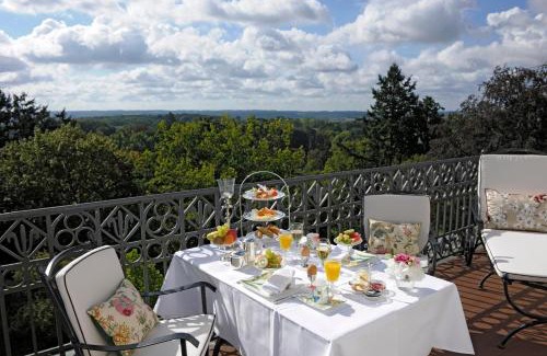 Hohen Demzin Hotel | Elegant Schlosshotel Burg Schlitz: 5-Star Oceanfront Escape