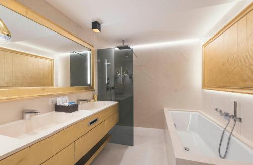 Ischgl Hotel | Elegant Schlosshotel Ischgl: 5-Star Retreat with Spa & Pool