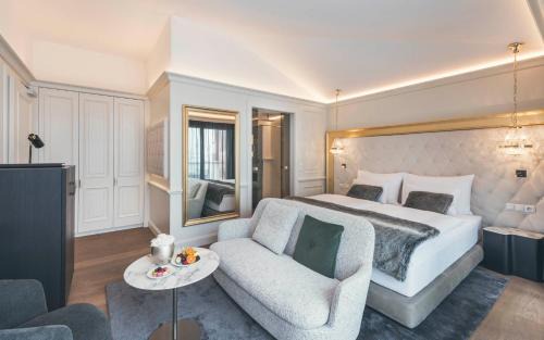 Ischgl Hotel | Elegant Schlosshotel Ischgl: 5-Star Retreat with Spa & Pool