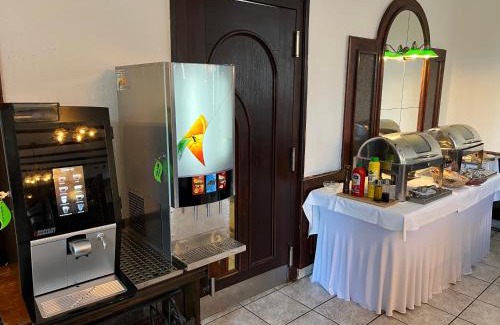 Velka Hledsebe Hotel | Relaxing Stay at Schlosshotel Marienbad with Ocean Views