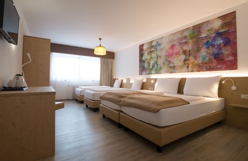 Fieberbrunn Hotel | Relax at Schlosshotel Rosenegg with Pool and Spa Access