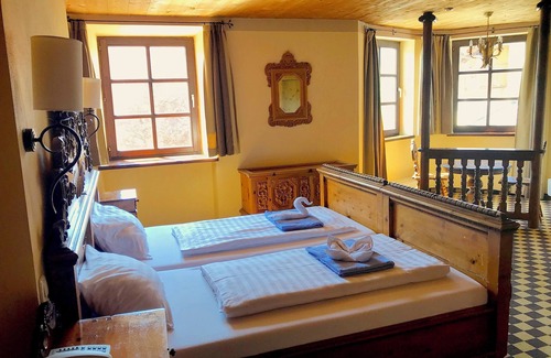Fieberbrunn Hotel | Relax at Schlosshotel Rosenegg with Pool and Spa Access