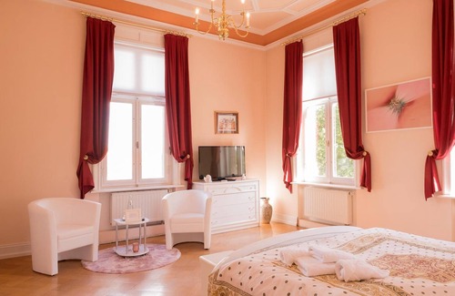 Quedlinburg Hotel | Elegant Schlosshotel Zum Markgrafen: Guest Rated 9.6/10