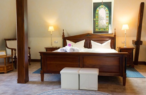 Quedlinburg Hotel | Elegant Schlosshotel Zum Markgrafen: Guest Rated 9.6/10