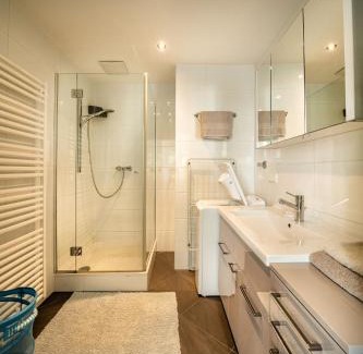 Margareten Apartment | Guest Favorite: Schlossquadrat Apartment 8, Family-Friendly Stay