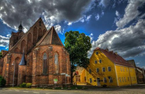 Dommitzsch Hotel | Delightful Schmidtalien Getaway with Breakfast & Hot Tub