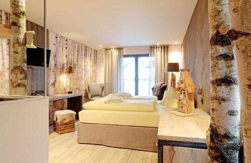 Beilngries Hotel | Discover Schmiede 7: Pet-Friendly Stay with Pool Access