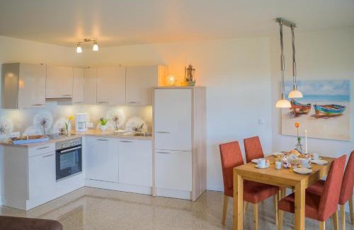 Neue Tiefe Apartment | Inviting Stay at Schmuckstück am Binnensee with Ocean Views
