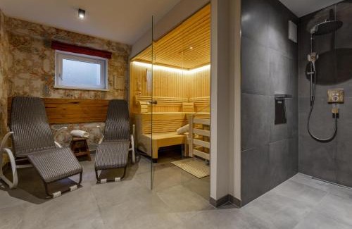 Leogang Ski Chalet | Relax at Schneeflocke Leogang with Oceanfront Spa Amenities