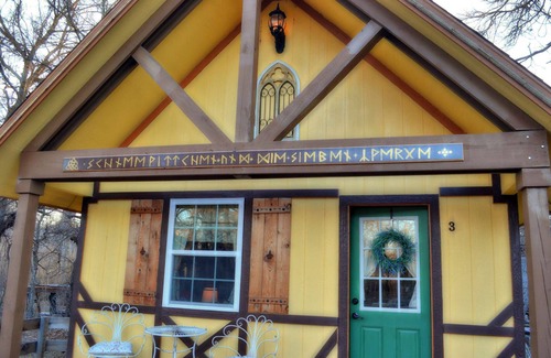 Fredericksburg Cottage | Unforgettable Stay at Schneewittchen Cottage - 10/10 Rated