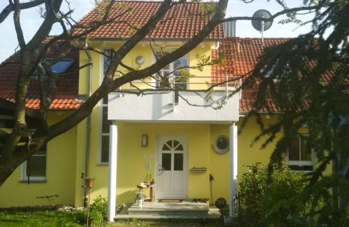 Walddorfhaslach Apartment | Discover Schoenbuchjuwel: Family-Friendly Retreat Rated 9.3