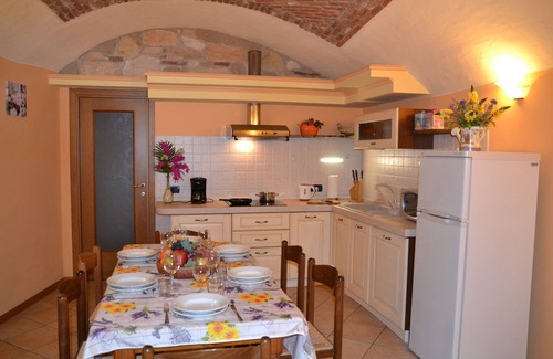 Gardola Apartment | Scenic Lake View with Large Terrace & Pet-Friendly Stay