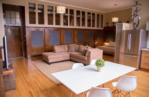 Neighborhood of the Arts Hotel | Stylish School 31 Lofts with Spa and Family Amenities