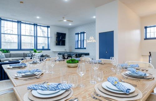 Union Pier House | SchoolHouse now Lux BNB! Gym, Sauna, HotTub, GameRoom
