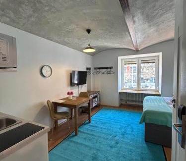 Roßau Apartment | Contactless Check-In at Apartments Stock Exchange: Family Haven