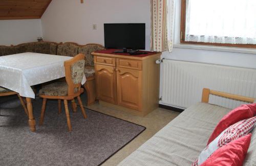Mariapfarr Apartment | Family-Friendly Escapes at Schröckerhof - Rated 9/10!