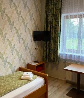 Dobrichau Hotel | Pet-Friendly Schröder's Motel with Breakfast & Great Ratings