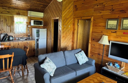 Summerside Cottage | Schurmans Shore Waterfront Cottage #9