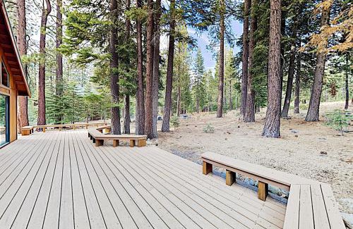 Truckee House | Discover Schussing Escape: Ocean Views & Private Beach