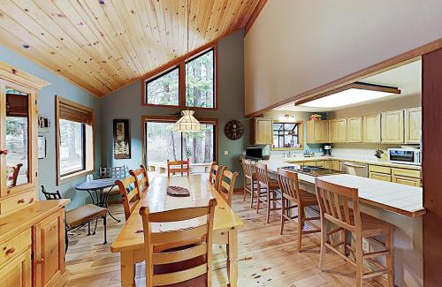 Truckee House | Discover Schussing Escape: Ocean Views & Private Beach