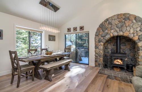 Truckee House | Experience Schussing Paradise: Ocean View & Private Beach