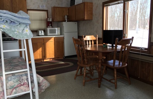 Omro Cabin | Explore Schuster's Fox River Resort with Kitchen Amenities