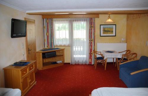 Breitenbach am Inn Hotel | Cozy Schwaiger Hotel: Family-Friendly with Breakfast Included