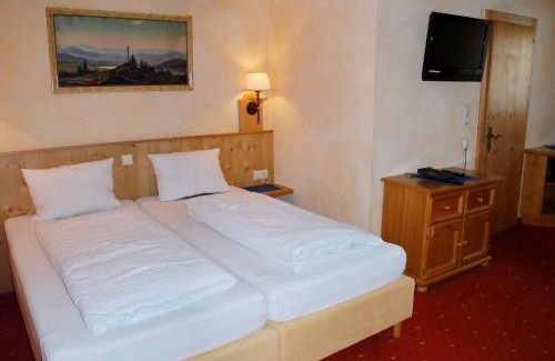 Breitenbach am Inn Hotel | Cozy Schwaiger Hotel: Family-Friendly with Breakfast Included