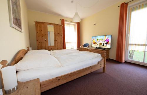 Marzahn Apartment | Discover Schwalbenflug 1 Berlin: Family-Friendly Retreat