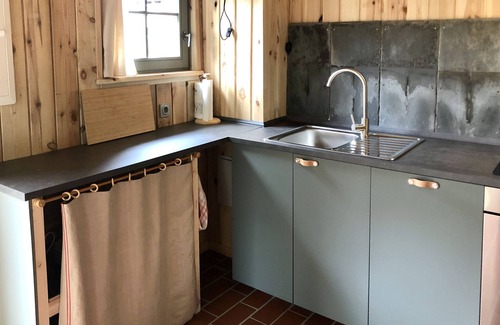 Oberhavel Apartment | Schwalbennest: Cozy Maisonette with Lake View & Pool