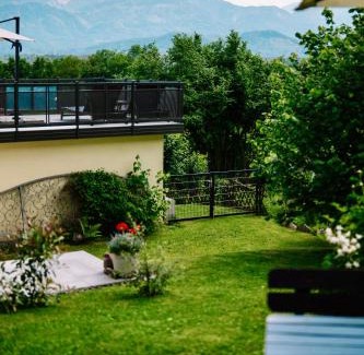 Velden am Worther See Apartment | Ideal Escape at Schwalbennest Velden with Ocean Views