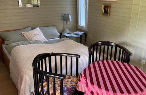 Uetersen Bed & Breakfast | Pet-Friendly Getaway at Schwalbennest - Rated 8.2/10