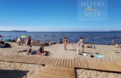 Zierow House | Cozy Schwarzes Holzferienhaus mit Sauna near Ostsee Beach