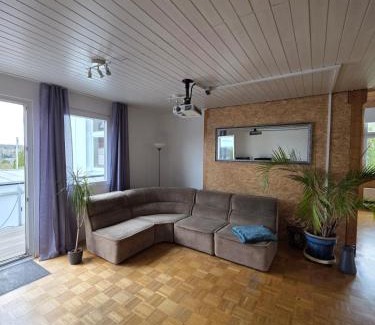 Calw Apartment | Schwarzwald Lodge OG - Perfekt für Familien und Gruppen