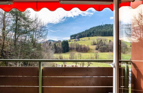 Tonbach Apartment | Experience Schwarzwald Wölkchen: Family & Pet-Friendly Retreat