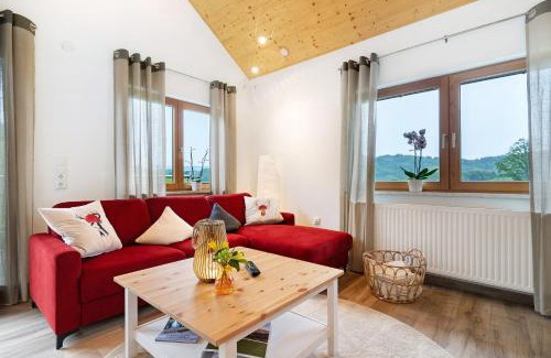 Oberkirch Apartment | Discover Schwarzwaldglück: Family-Friendly Retreat with a 10/10 Score