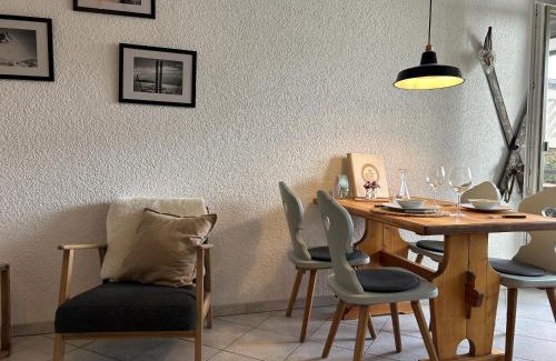 Todtnauberg Apartment | Cozy SchwarzWaldnACHT: Mountain Views & Sauna Retreat