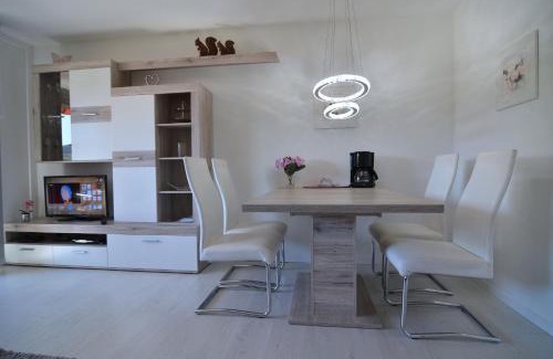 Tonbach Apartment | Discover BFE Schwarzwaldnest: Poolside Retreat with Ocean Views