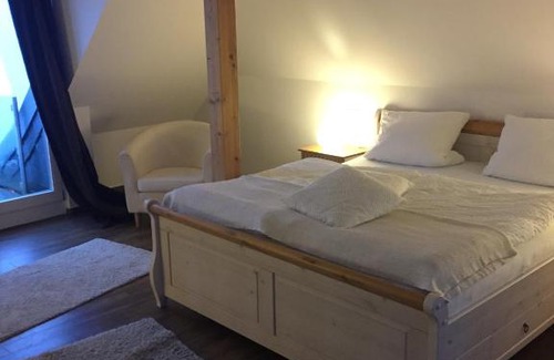 Steinhagen Hotel | Discover Schwedenfrieden: Pet-Friendly Stay with Breakfast