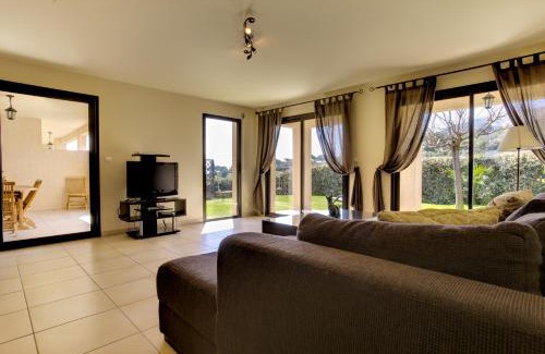 Vico House | Oceanfront Escape at Sci Albellu - Rated 9/10 by Guests