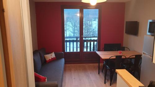 Gresse-en-Vercors Apartment | Prime Oceanfront Hotel with Pool & Great Guest Ratings