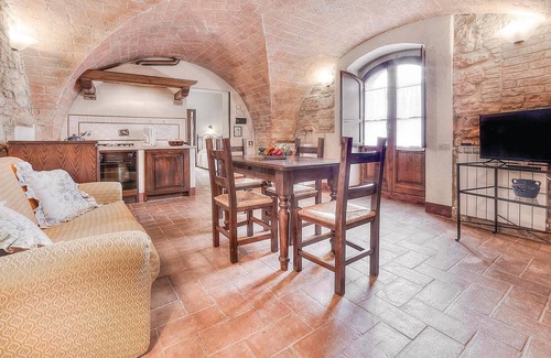 Montaione Apartment | Ideal 2-Bedroom Stay with Pool & Spa in Montaione