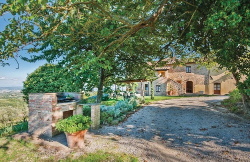 Montaione Apartment | Ideal 2-Bedroom Stay with Pool & Spa in Montaione