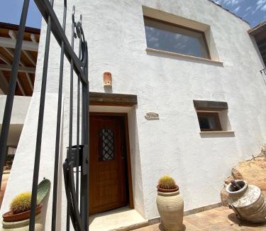 Tancau Sul Mare Apartment | Relax at Scirocco: Steps from the Sea, 4-Star Retreat